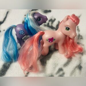 2005 MLP G3 Winter Ponies Target Exclusive - Toboggan and Sno-Glo Ponies/Hasbro